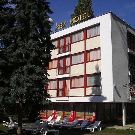 Отель Rev Szallo Balaton Сантод Экстерьер фото