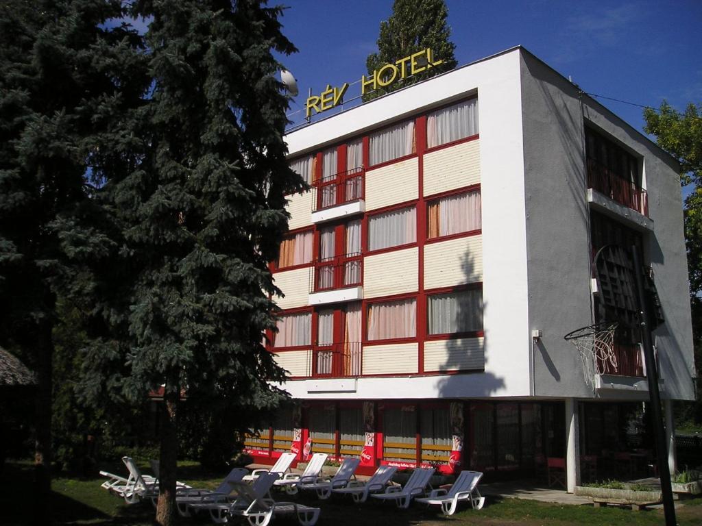 Отель Rev Szallo Balaton Сантод Экстерьер фото