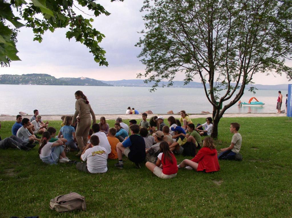 Отель Rev Szallo Balaton Сантод Экстерьер фото