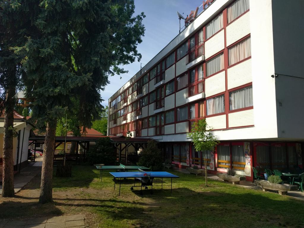 Отель Rev Szallo Balaton Сантод Экстерьер фото